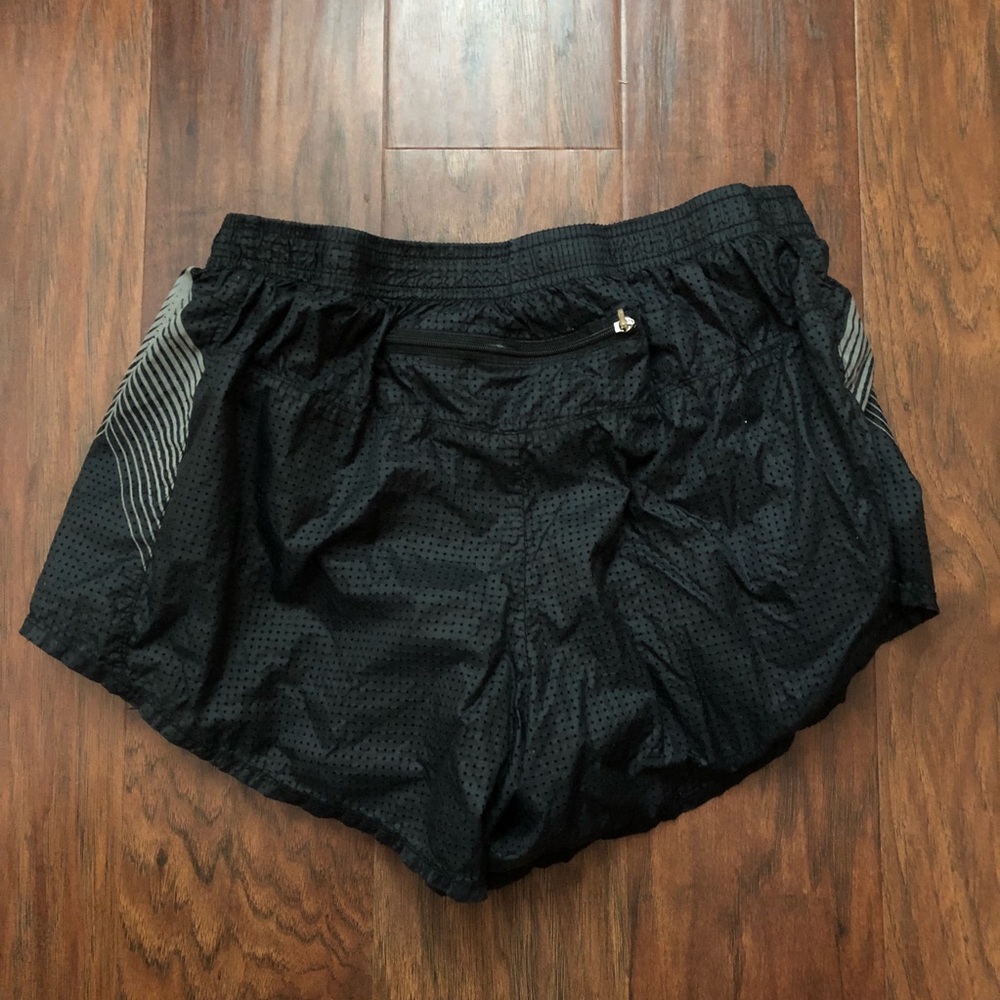 SOLD ** Oiselle hole punch distance shorts - Picture 3 of 3